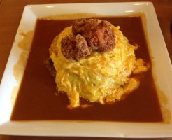 牛肉オムライス