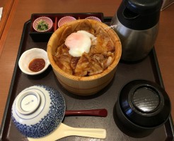 ホエー豚の焼肉おひつごはん