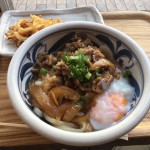 肉うどんと天ぷら